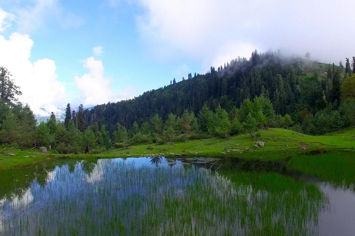 Отель Arcadian Sprucewoods Shogran Экстерьер фото